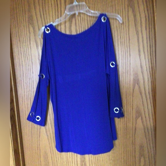 Cold Shoulder Long Sleeve Cable & Gauge Top, Sz. L - Picture 2 of 3